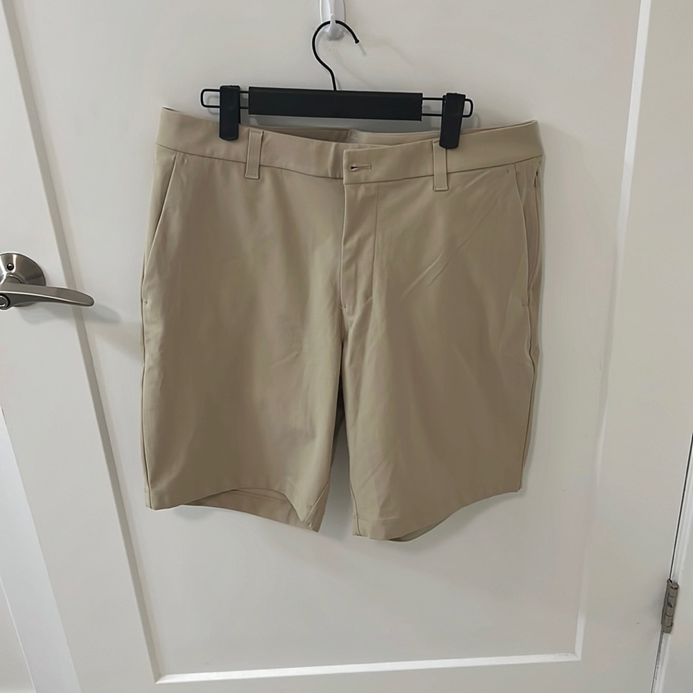 Lululemon commission classic fit shorts - 9 inseam